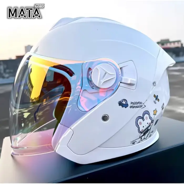 Casque de moto électrique léger pour femmes en été