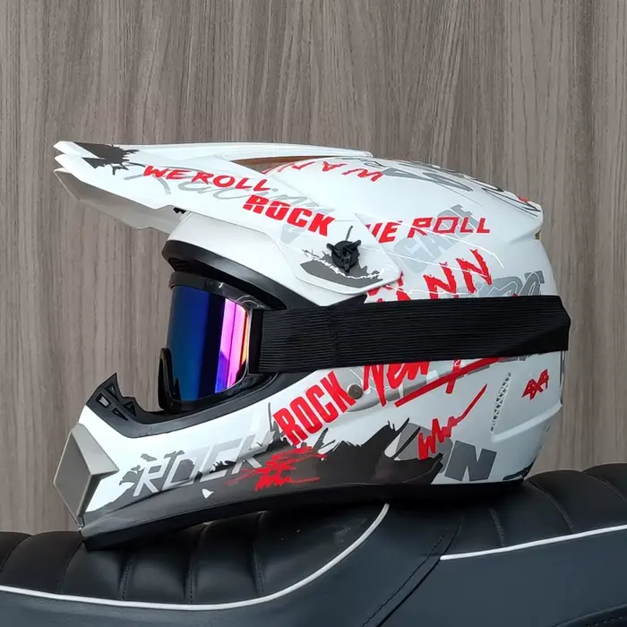 Casque de moto tout-terrain professionnel avec lunettes offertes