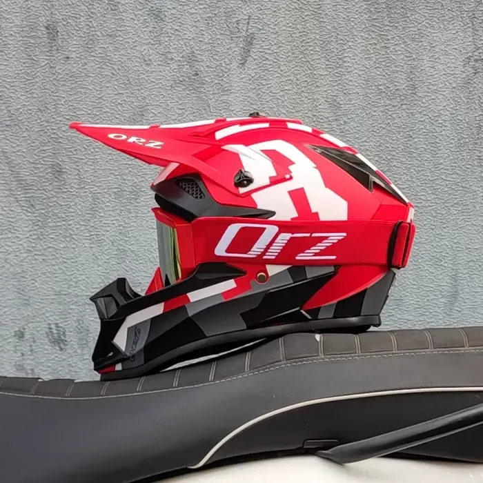 Casque de moto tout-terrain super cool