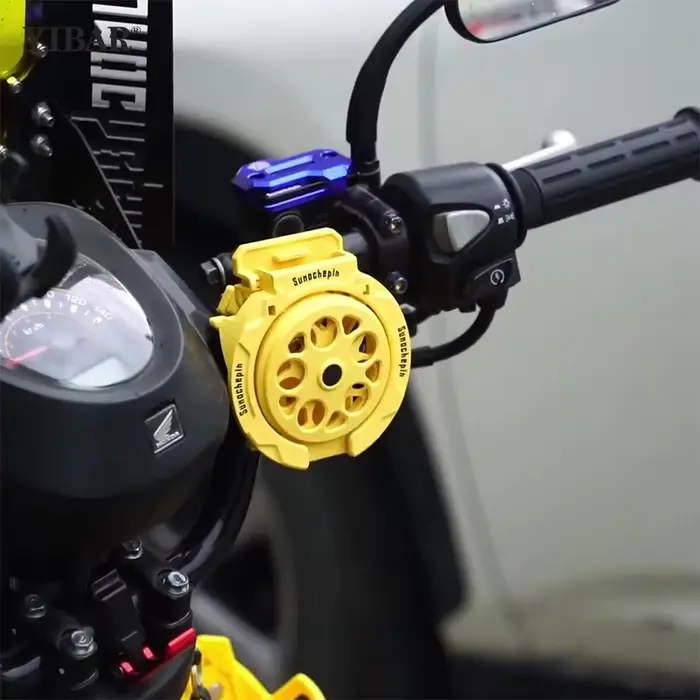 Accessoire moto : porte-gobelet polyvalent