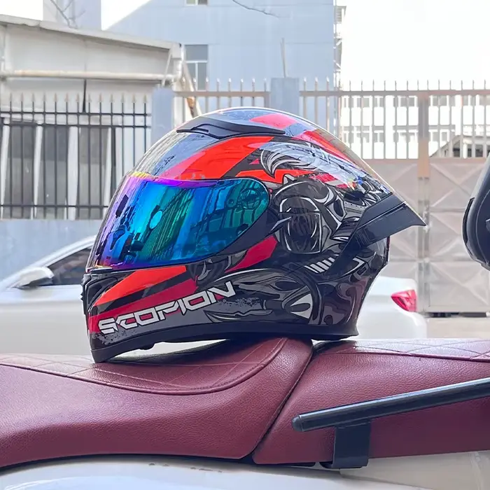 Casque intégral de moto classique Four Seans