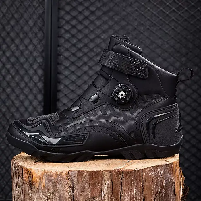 Nouvelles bottes de moto hommes en cuir Motos respirant anti-dérapant résistant à l'usure